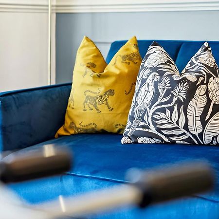 Long Term And Summer Special Offer! 5-Bedroom Spacious, Stunning Design, Sociable Areas & Cosy House Near South Downs Park, Sleeps 11 With Games Room, Private Parking And Garden- By Blue Puffin Stays Waterlooville Exterior foto