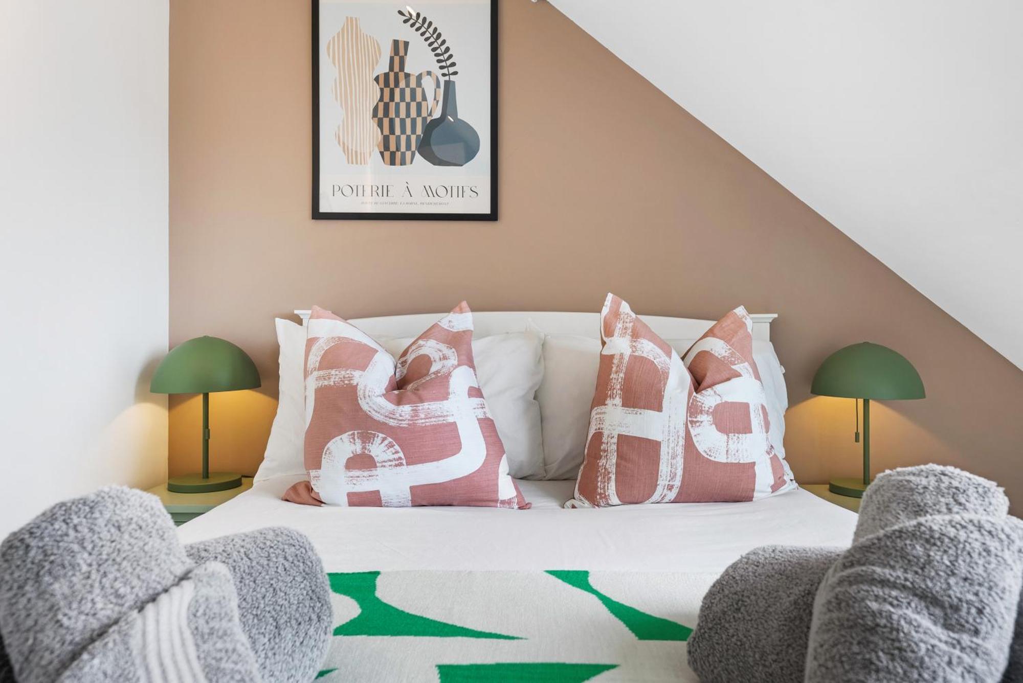 Long Term And Summer Special Offer! 5-Bedroom Spacious, Stunning Design, Sociable Areas & Cosy House Near South Downs Park, Sleeps 11 With Games Room, Private Parking And Garden- By Blue Puffin Stays Waterlooville Exterior foto