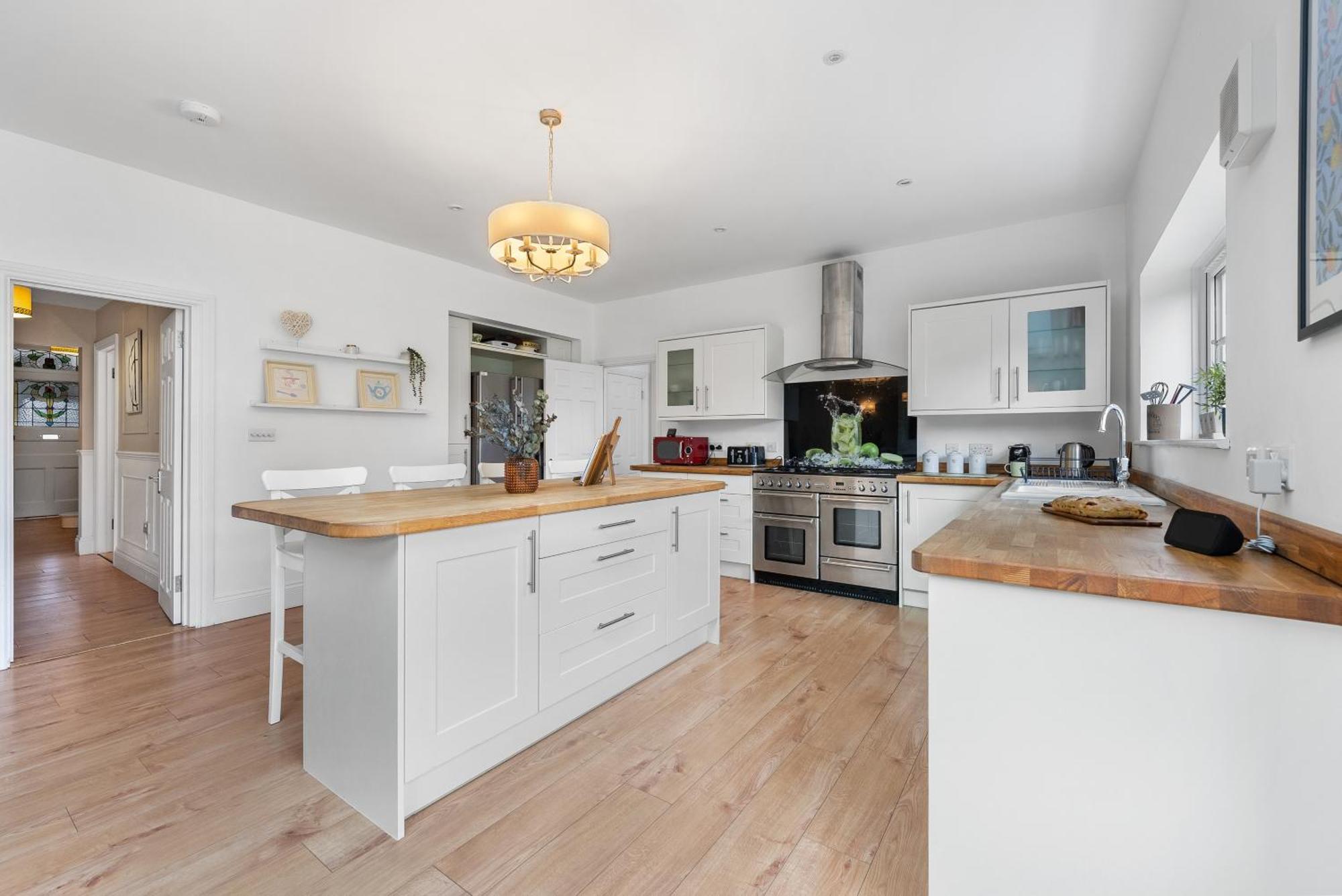 Long Term And Summer Special Offer! 5-Bedroom Spacious, Stunning Design, Sociable Areas & Cosy House Near South Downs Park, Sleeps 11 With Games Room, Private Parking And Garden- By Blue Puffin Stays Waterlooville Exterior foto