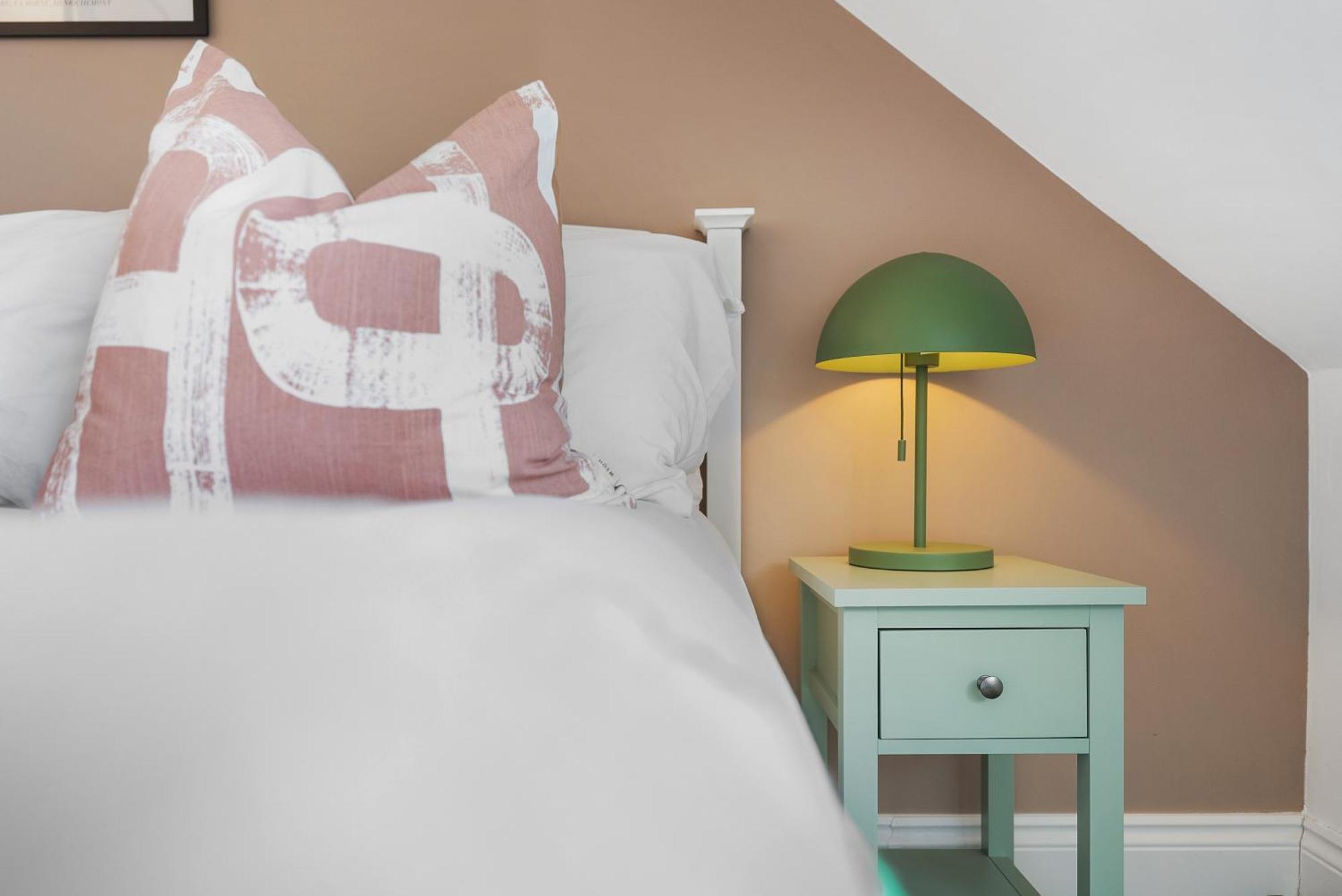 Long Term And Summer Special Offer! 5-Bedroom Spacious, Stunning Design, Sociable Areas & Cosy House Near South Downs Park, Sleeps 11 With Games Room, Private Parking And Garden- By Blue Puffin Stays Waterlooville Exterior foto